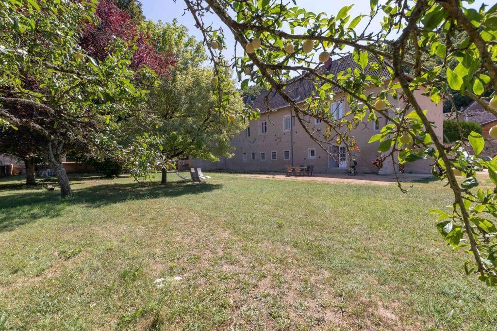 Cabana & Le Gite Du Chateau - Proche Macon Nord Lugny Bagian luar foto